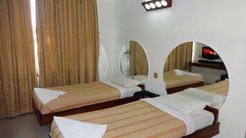 1 bedroom, premium bedding, desk, soundproofing