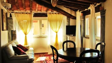 Suite, Kochnische | Wohnbereich | Flachbildfernseher