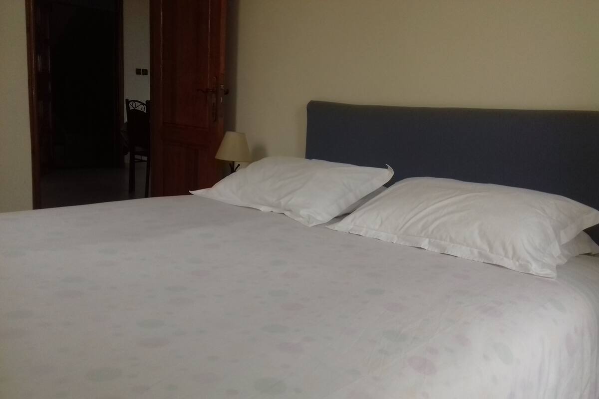 2 bedrooms, blackout curtains, free cots/infant beds, free WiFi