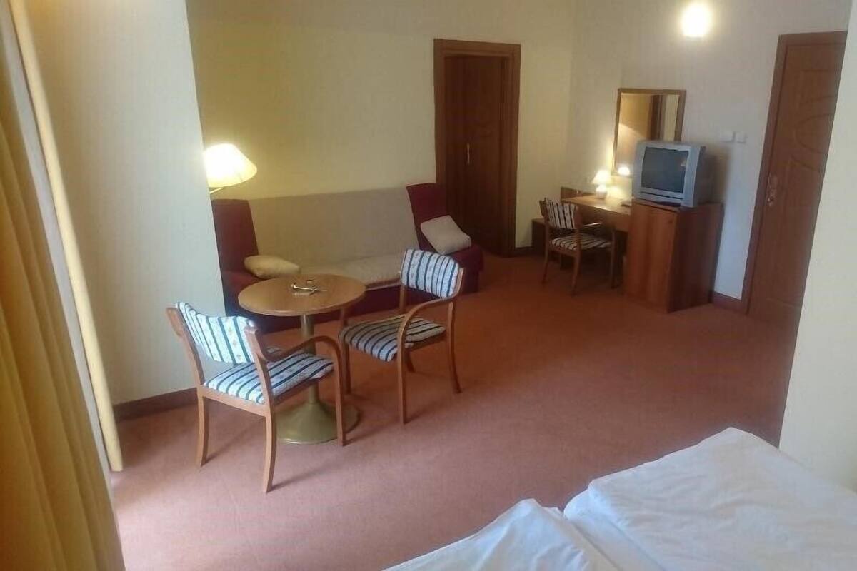 Family suite sea side balcony - depandanse | 미니바, 객실 내 금고, 책상, 무료 WiFi