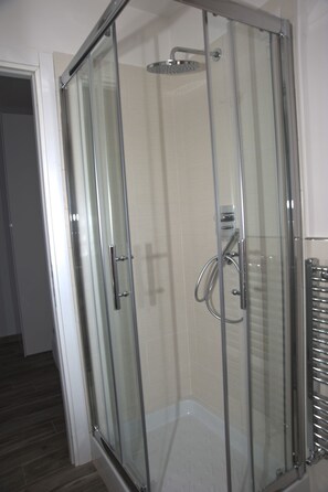 Bathroom - Domus in Viridi (Rome)