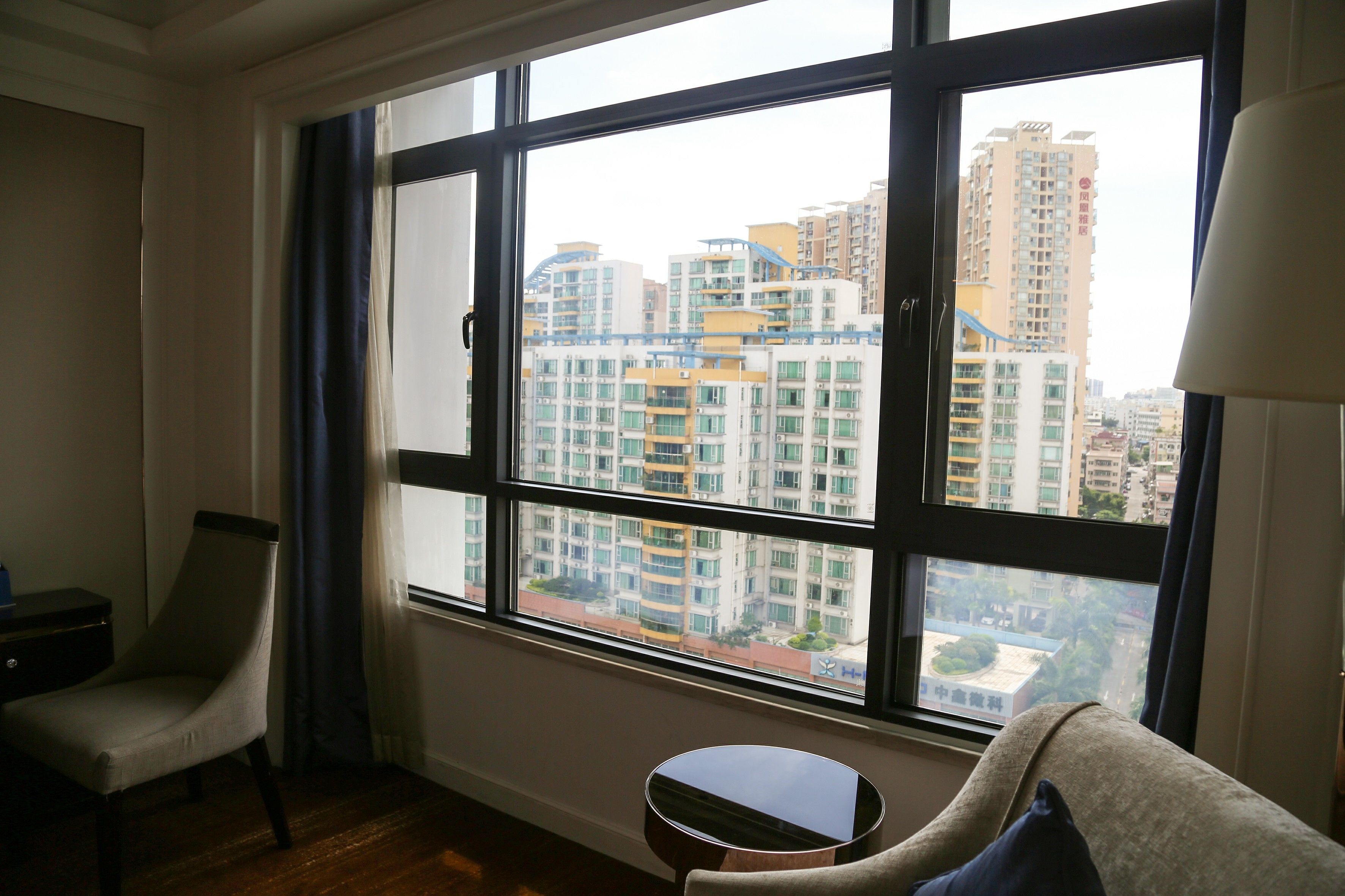 business room, 2 single beds | street view