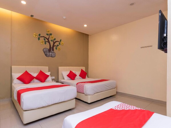 Minibar, desk, free WiFi