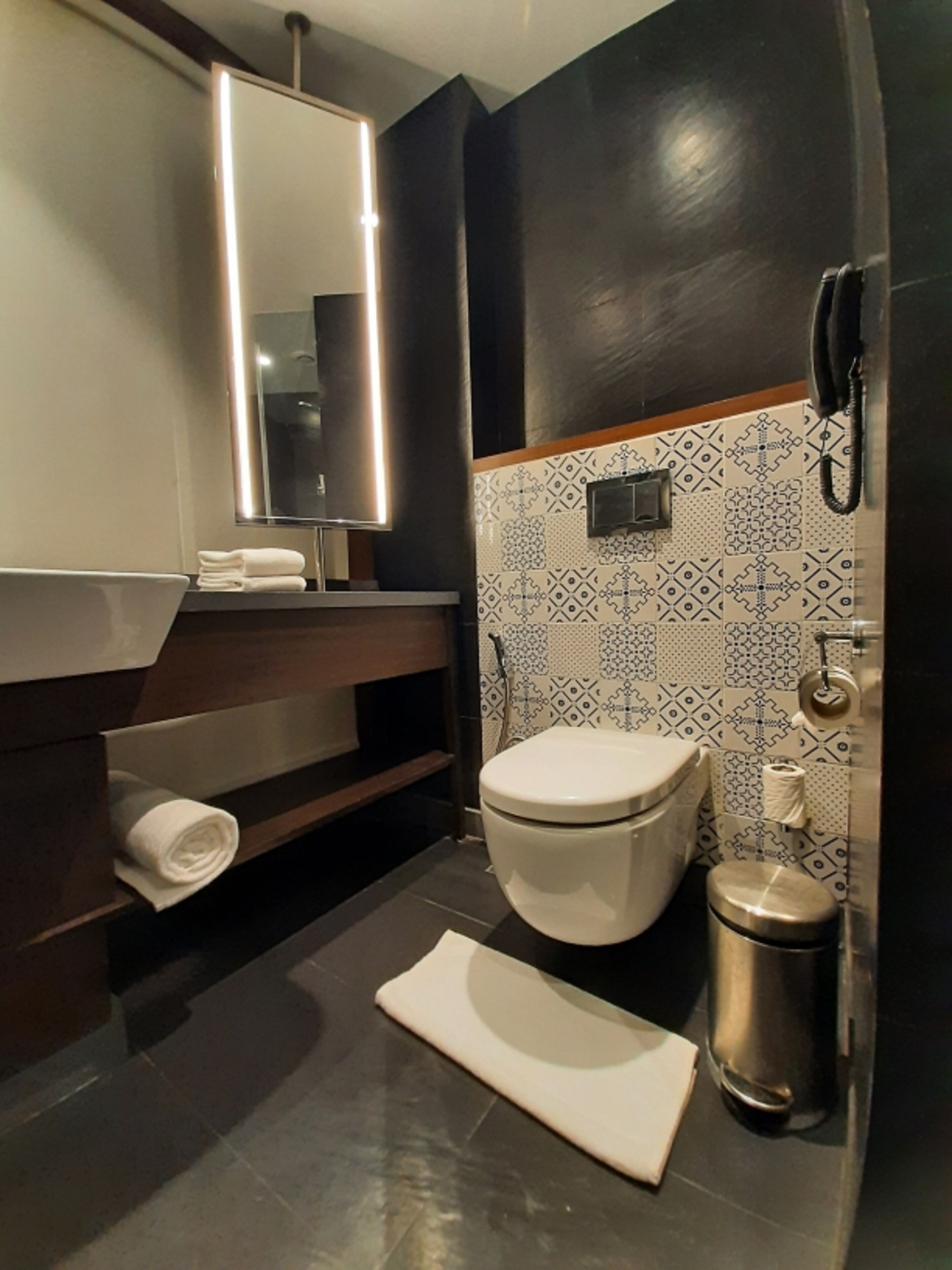 shower, free toiletries, hair dryer, bidet