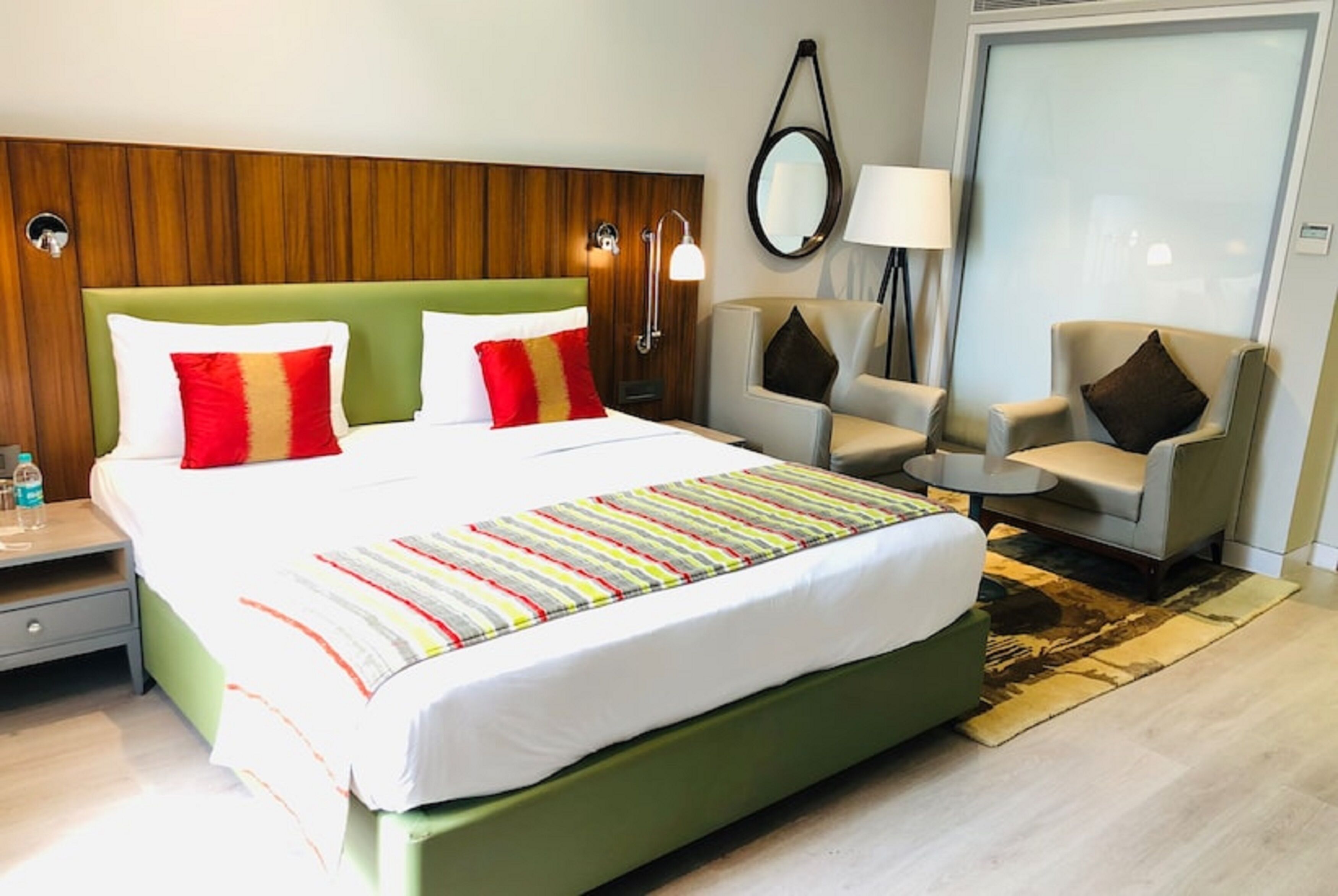deluxe room | premium bedding, in-room safe, desk, laptop workspace
