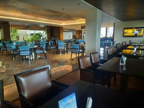 Daily buffet breakfast (INR 500 per person)