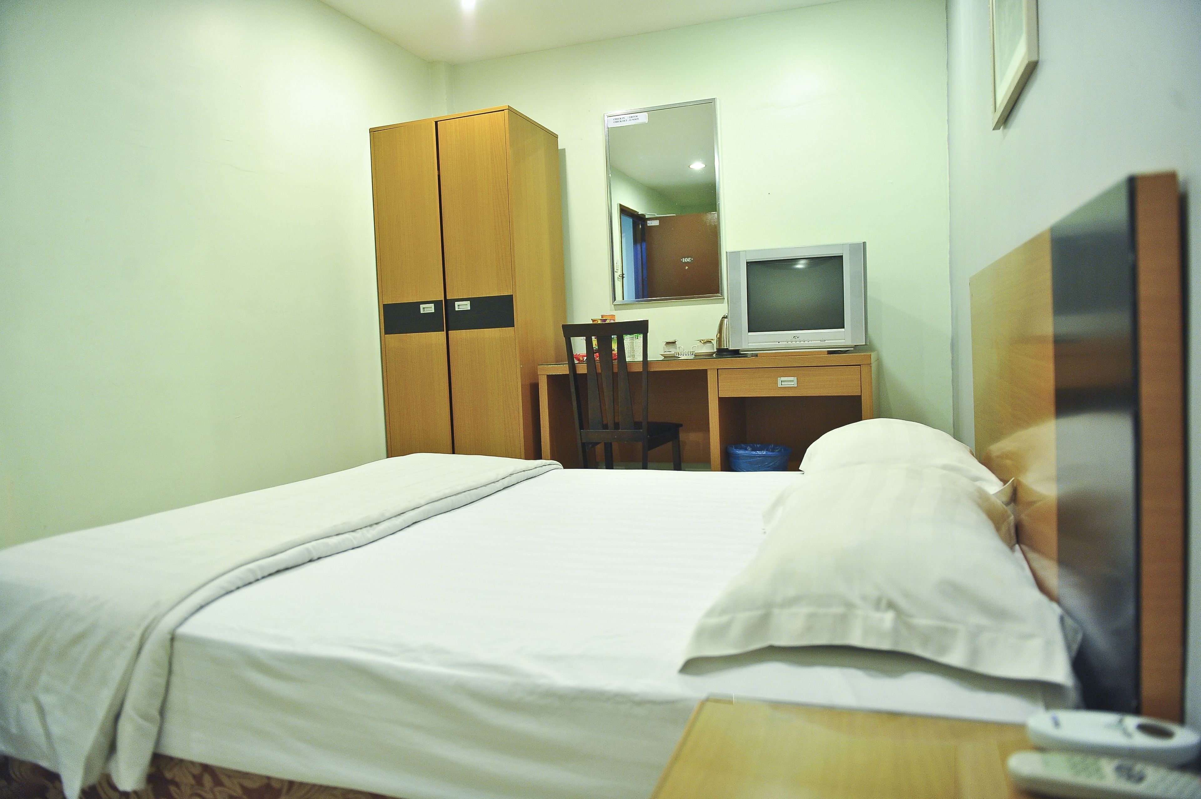 Desk, iron/ironing board, free WiFi