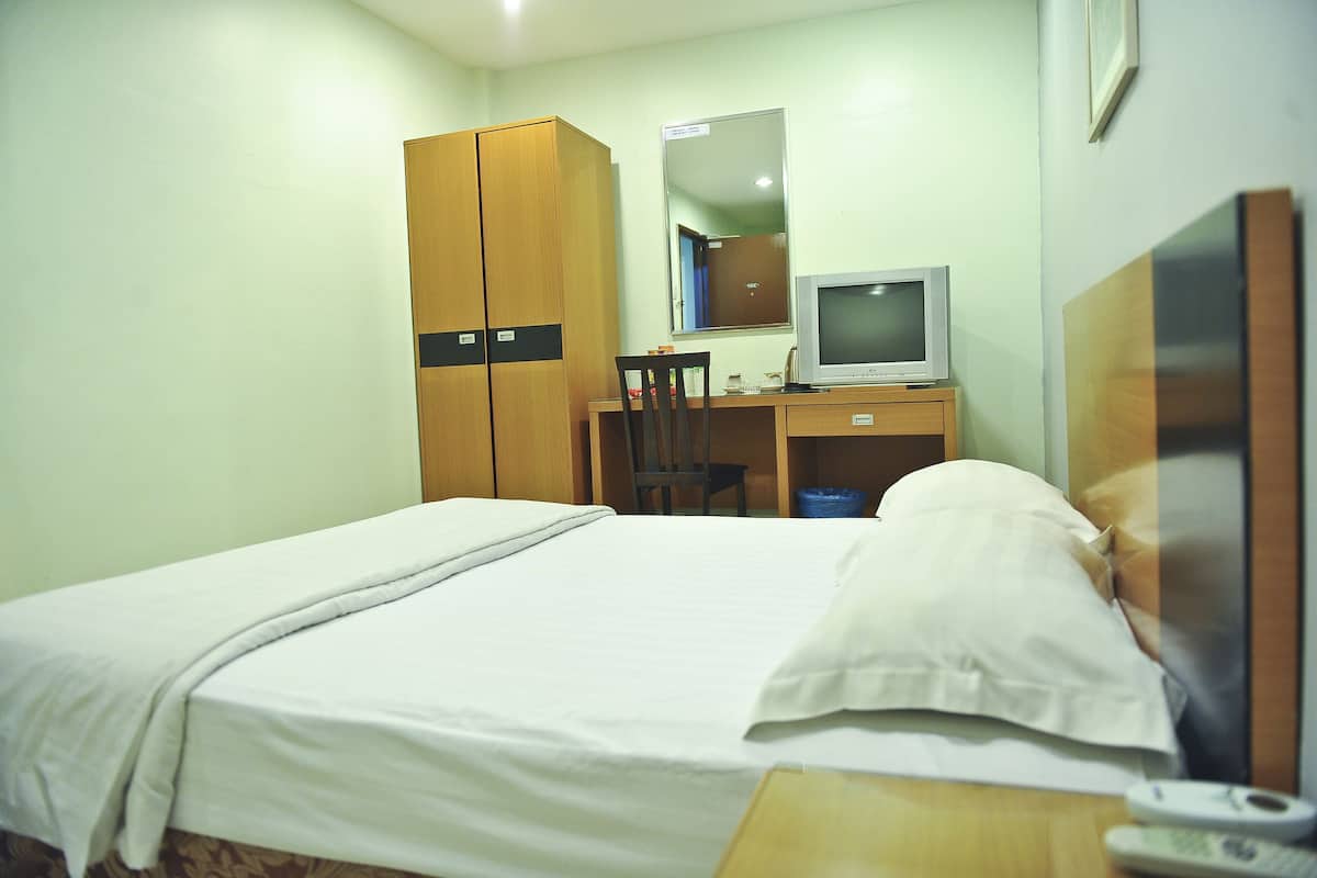 Desk, iron/ironing board, free WiFi
