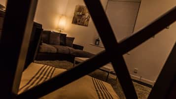 Appartement, 1 chambre, cuisine | Coin séjour | Télévision à écran plat, lecteur de DVD
