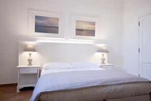 Premium bedding, in-room safe, desk, free WiFi - And So (Lecce)