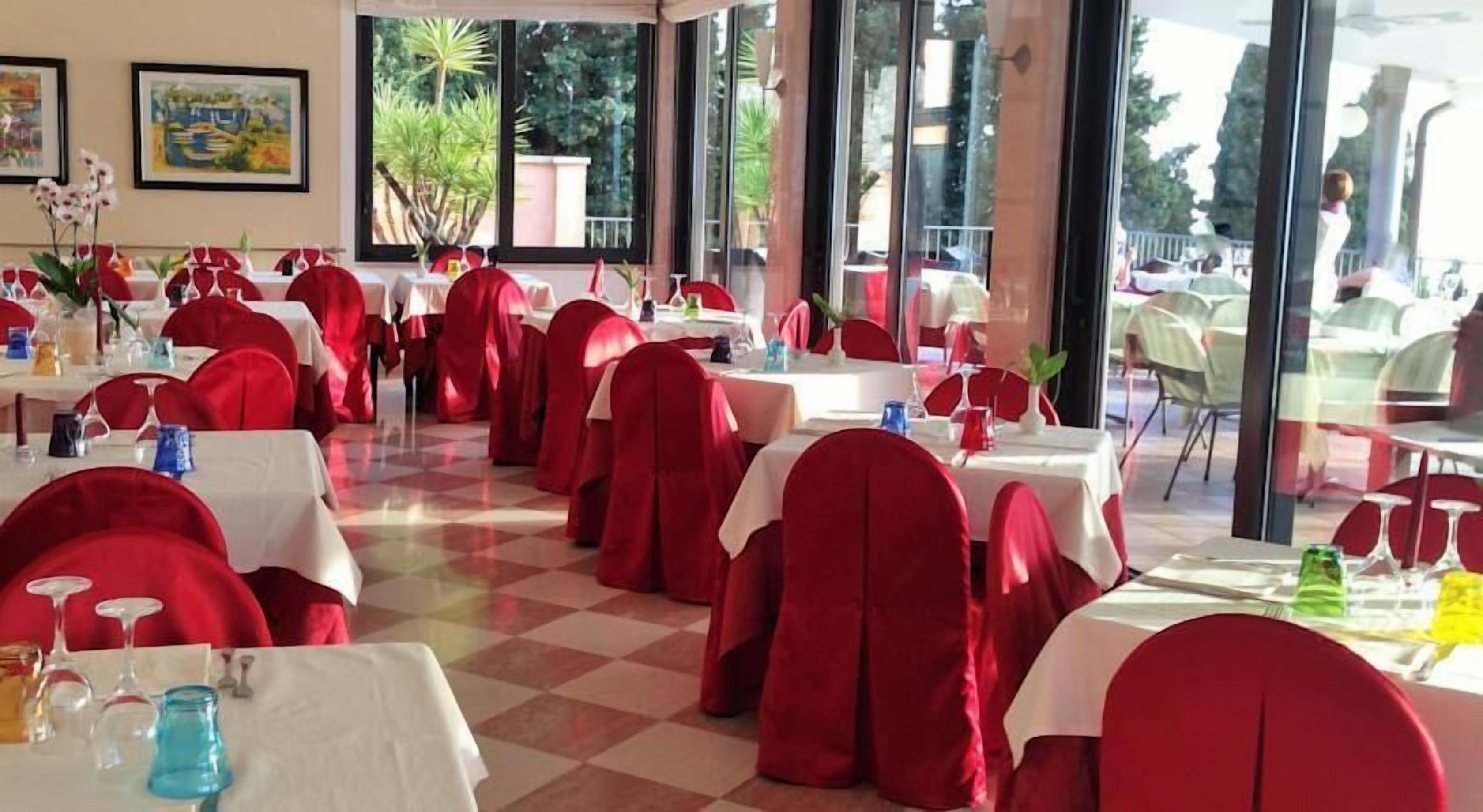 lunch, dinner served; mediterranean cuisine, al fresco dining