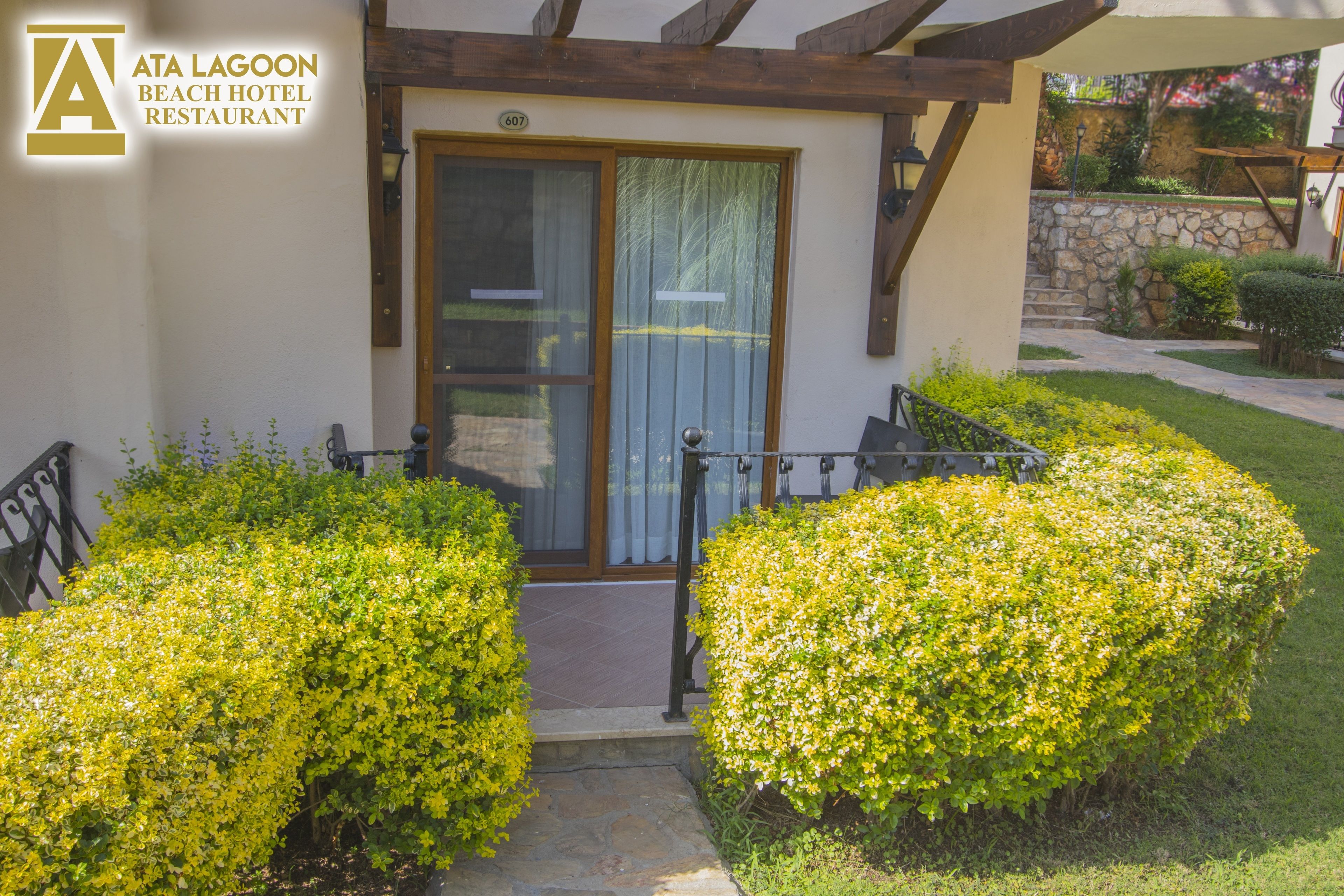 standard double or twin room, 1 double or 2 single beds | view from property