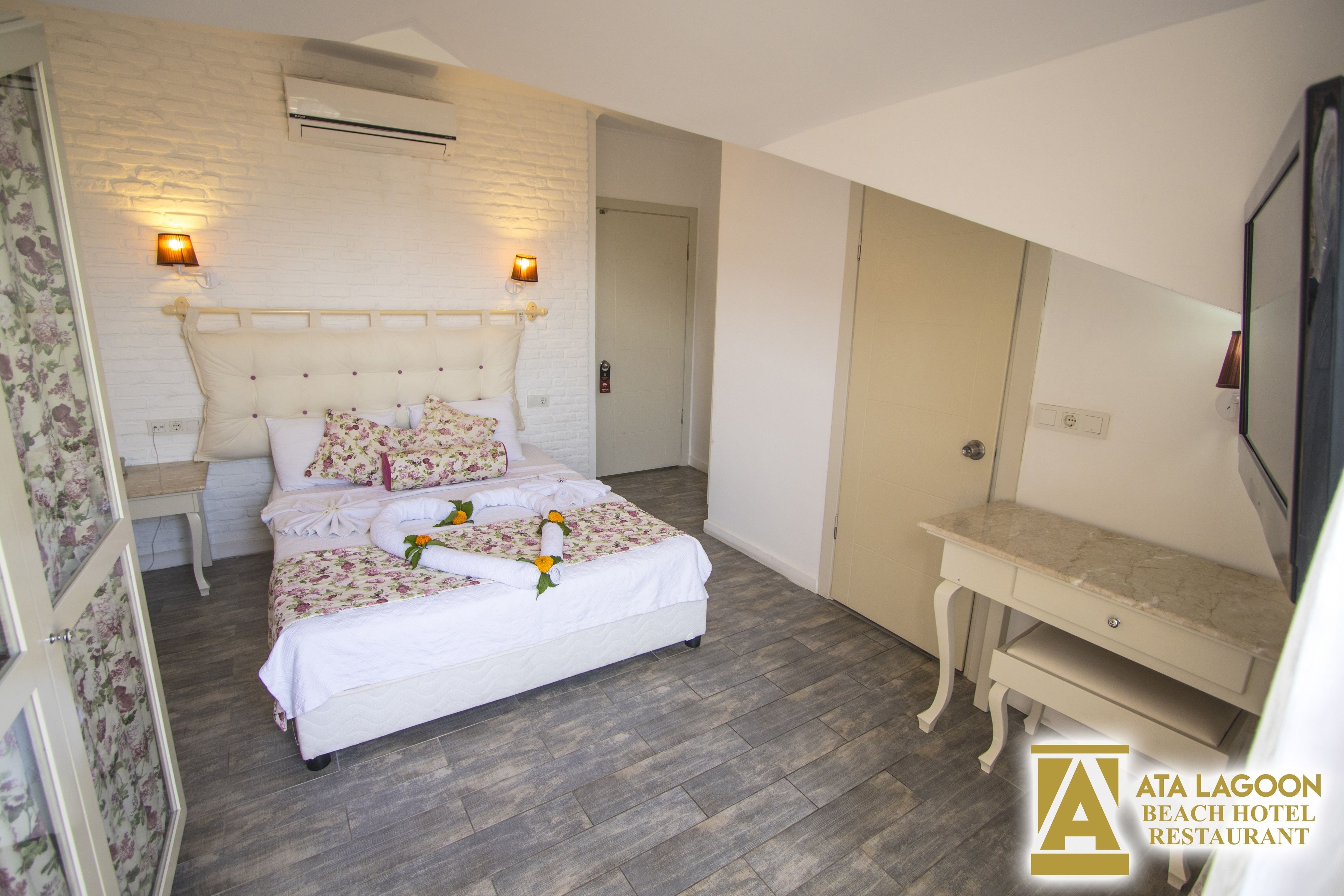 deluxe double room, 1 double bed | minibar, soundproofing, bed sheets