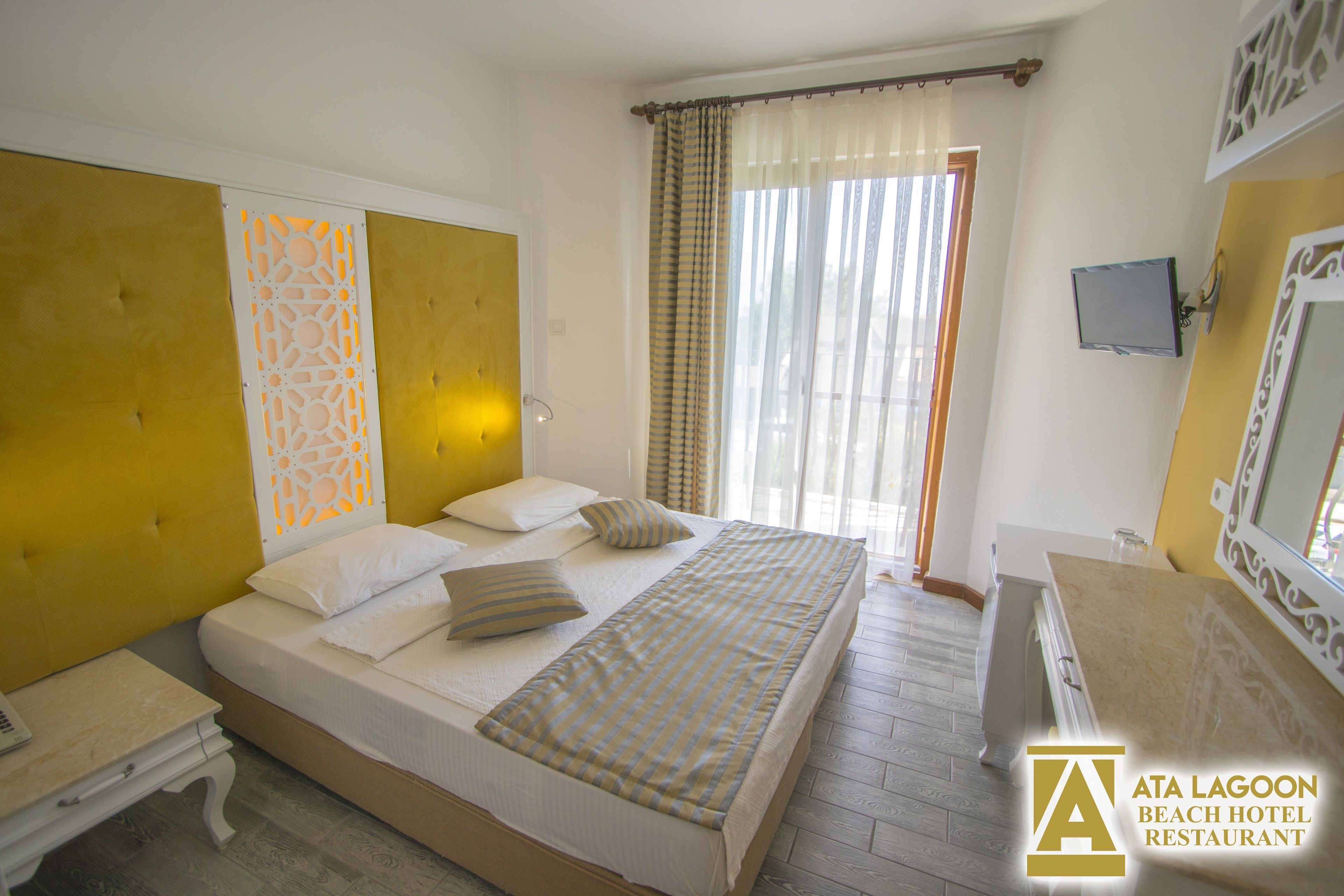 standard double or twin room, 1 double or 2 single beds | minibar, soundproofing, bed sheets