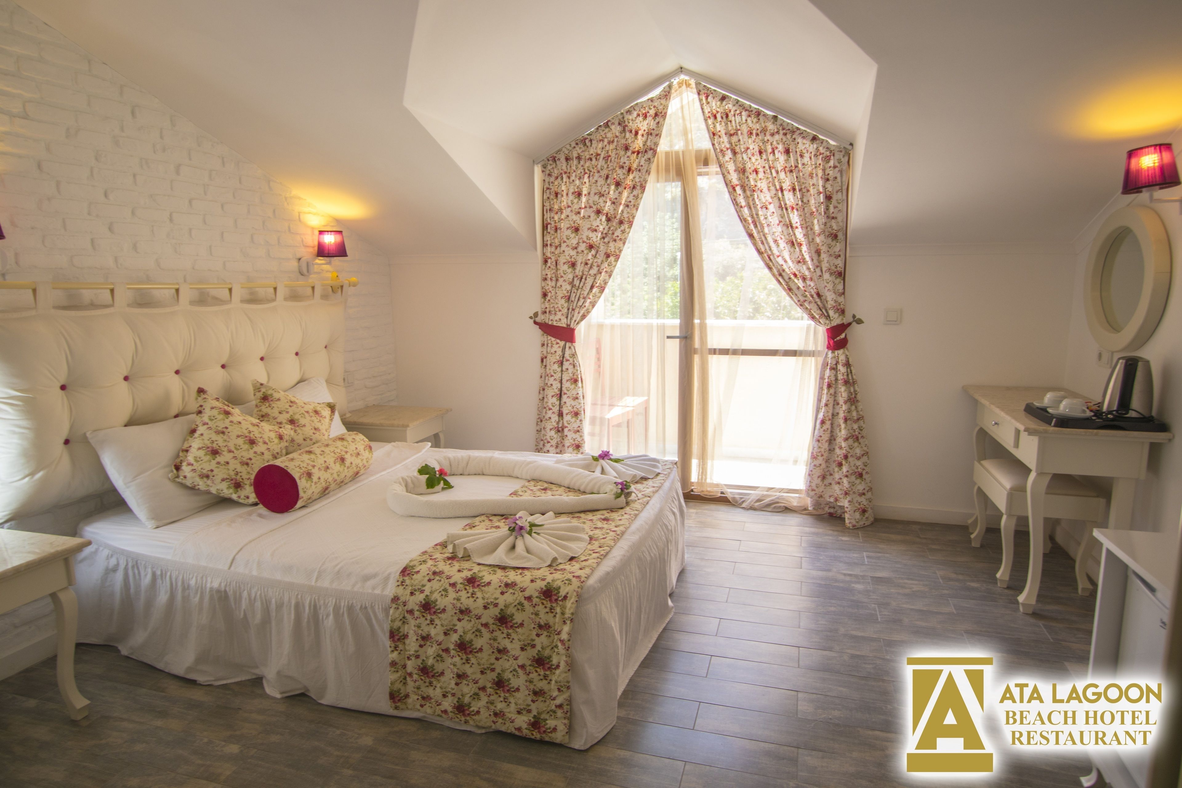 deluxe double room, 1 double bed | minibar, soundproofing, bed sheets