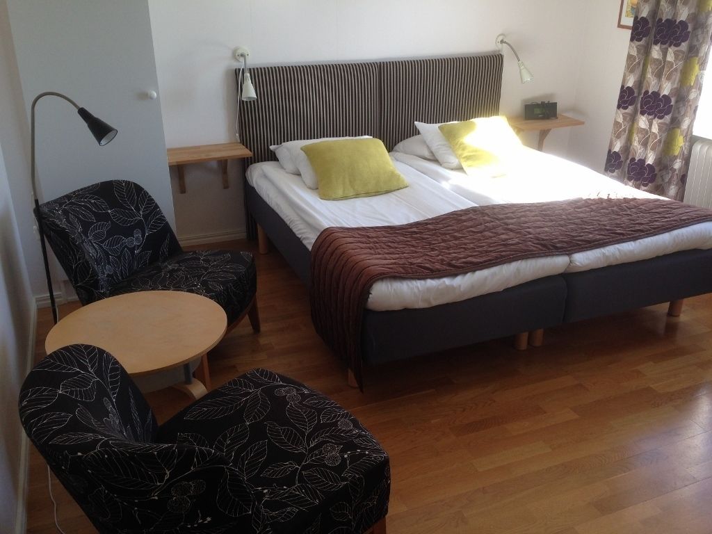 double room | premium bedding, blackout curtains, iron/ironing board, travel cot