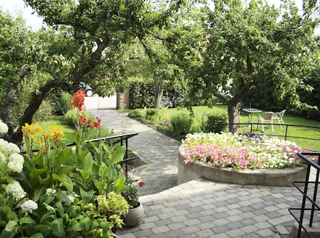 Jardim. Villa Ingrid