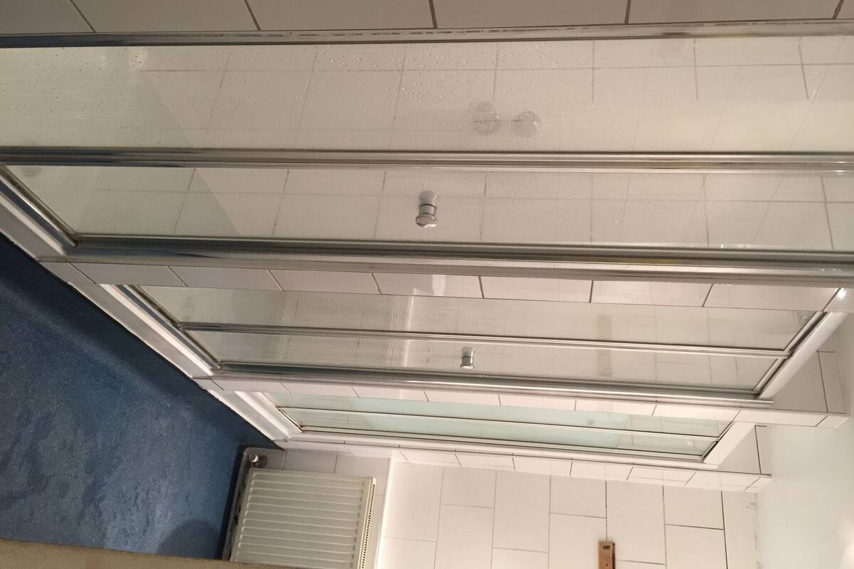 Badkamer met douche