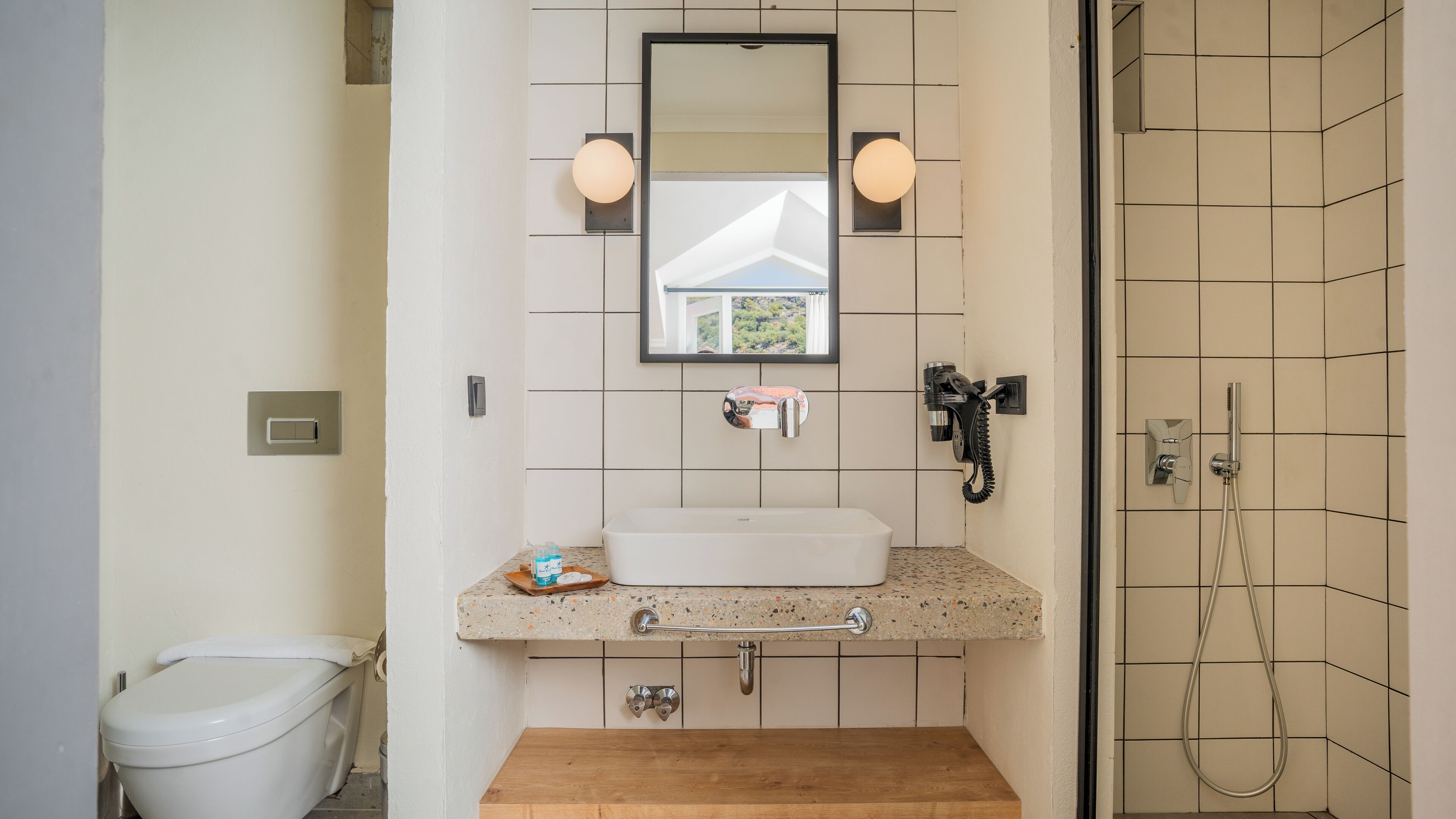 shower, free toiletries, hair dryer, slippers