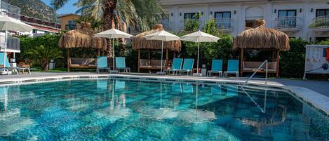 Kolam renang outdoor