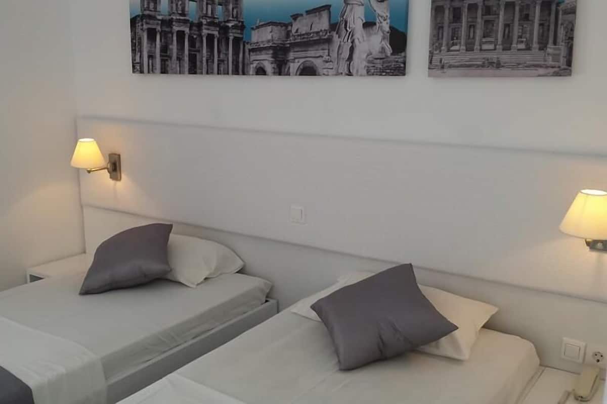 Economy Bungalow | Free WiFi, bed sheets