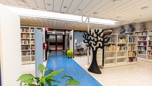 Library - Linnasmäki - Hostel (Turku)