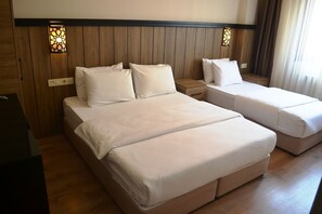 ห้องสแตนดาร์ดทริปเปิล | ตู้นิรภัยในห้องพัก, ห้องเก็บเสียง, Wi-Fi ฟรี, ผ้าปูที่นอน