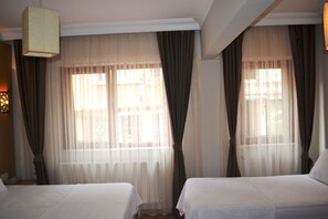 Phòng dành cho gia đình | Két bảo mật tại phòng, phòng cách âm