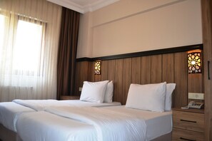 Standard Double Room | In-room safe, soundproofing, free WiFi, bed sheets - Istanbul Comfort Hotel (Istanbul)