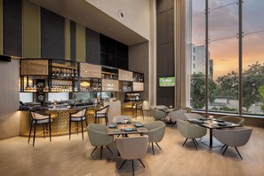 Bar (on property) - Mercure Chandigarh Tribune Chowk (Chandigarh)