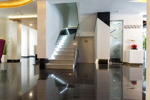 Reception hall - Nova City Hotel Signature Collection (Belgrade)