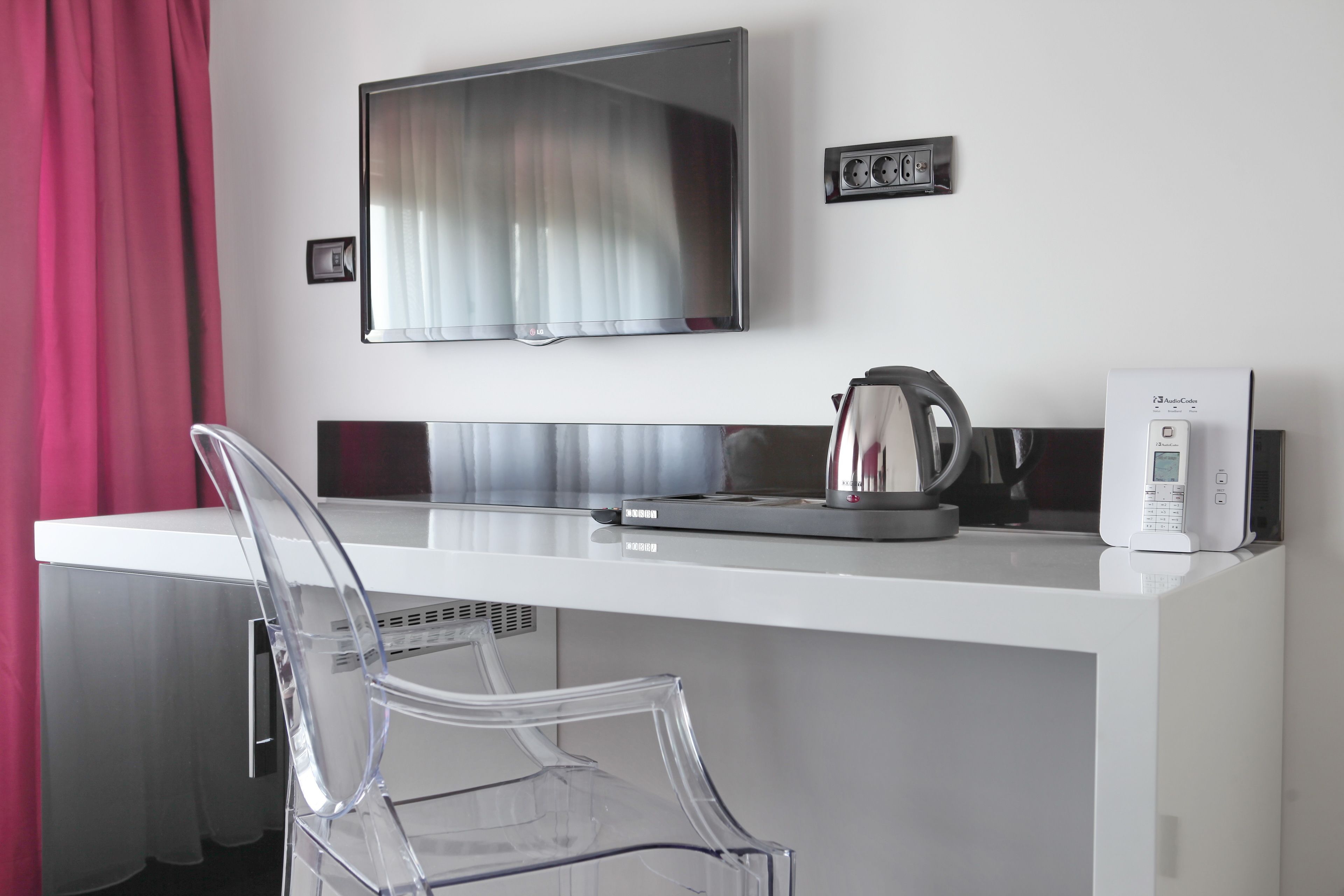 standard double room, allergy friendly, city view | room amenity