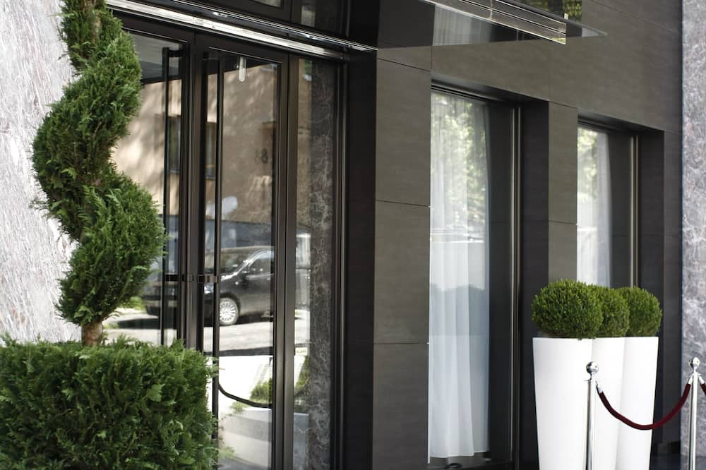 Nova City Hotel Signature Collection