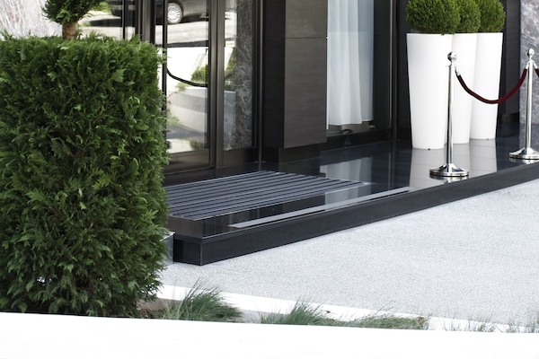 Pintu masuk hartanah