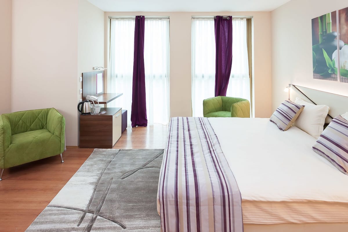 Standard-Doppel- oder -Zweibettzimmer