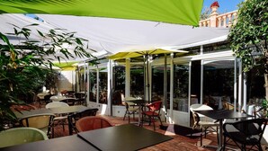 Restaurant - Hotel L'Enclos (Donneville)