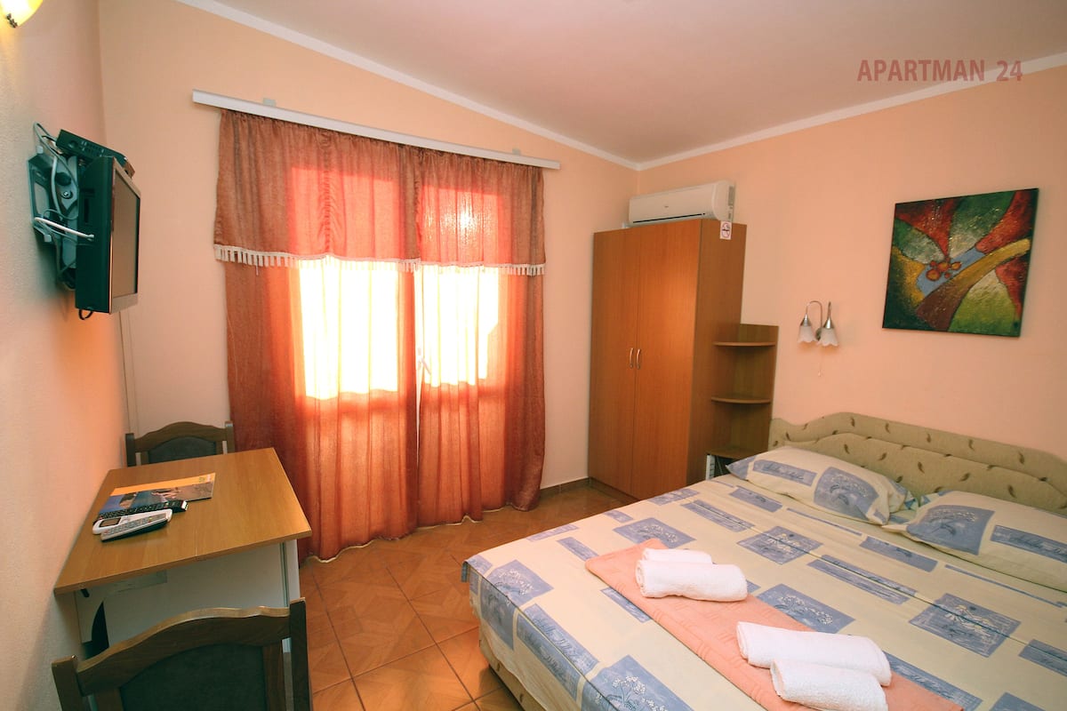 Estudio, balcón, vista al mar (1 Person) | Caja de seguridad en la habitación y muebles diferentes