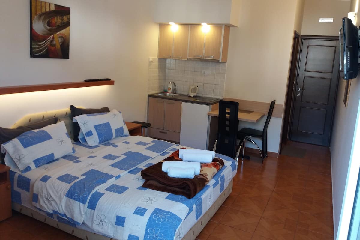 In-room safe, iron/ironing board, free WiFi, individually furnished