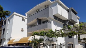 Exterior - Kojic Apartments (Bar)