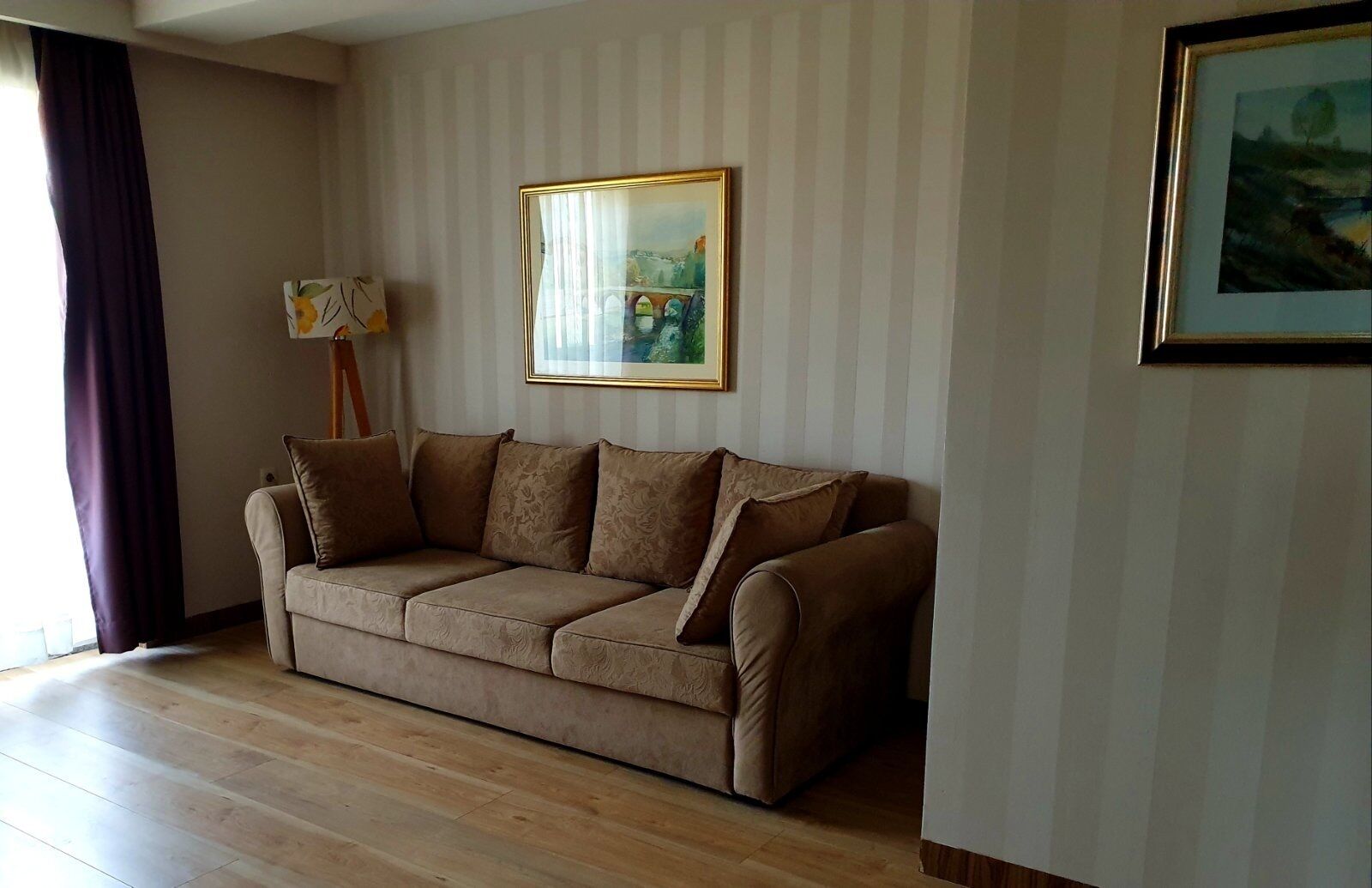 family room, city view | living area