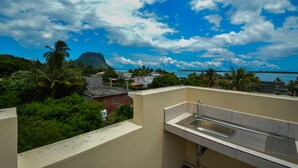 BBQ/picnic area - Krishna Villa (La Gaulette)
