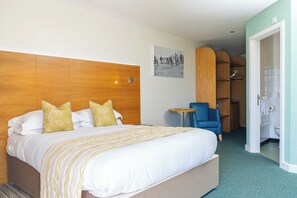 Hotel Ground Floor Studio Room | Iron/ironing board, free WiFi, bed sheets - Croyde Bay Holiday Resort (Braunton)