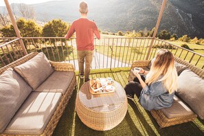 Superior-værelse til 3 personer - flere senge - terrasse - udsigt til pool | Udsigt fra balkon