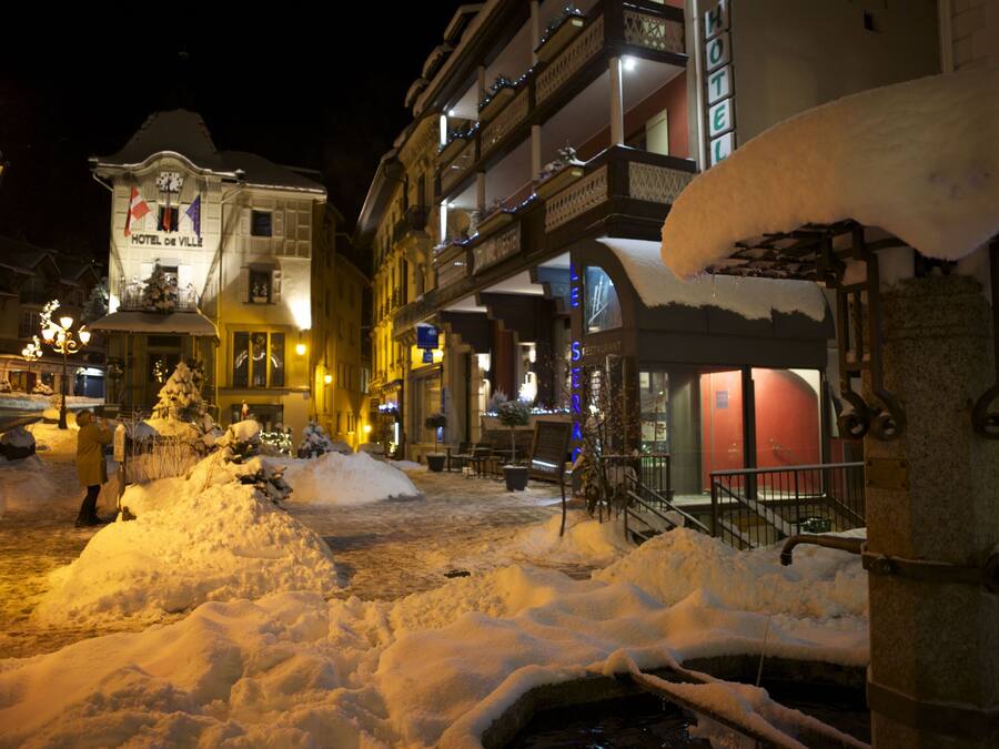 Front of property – evening/night