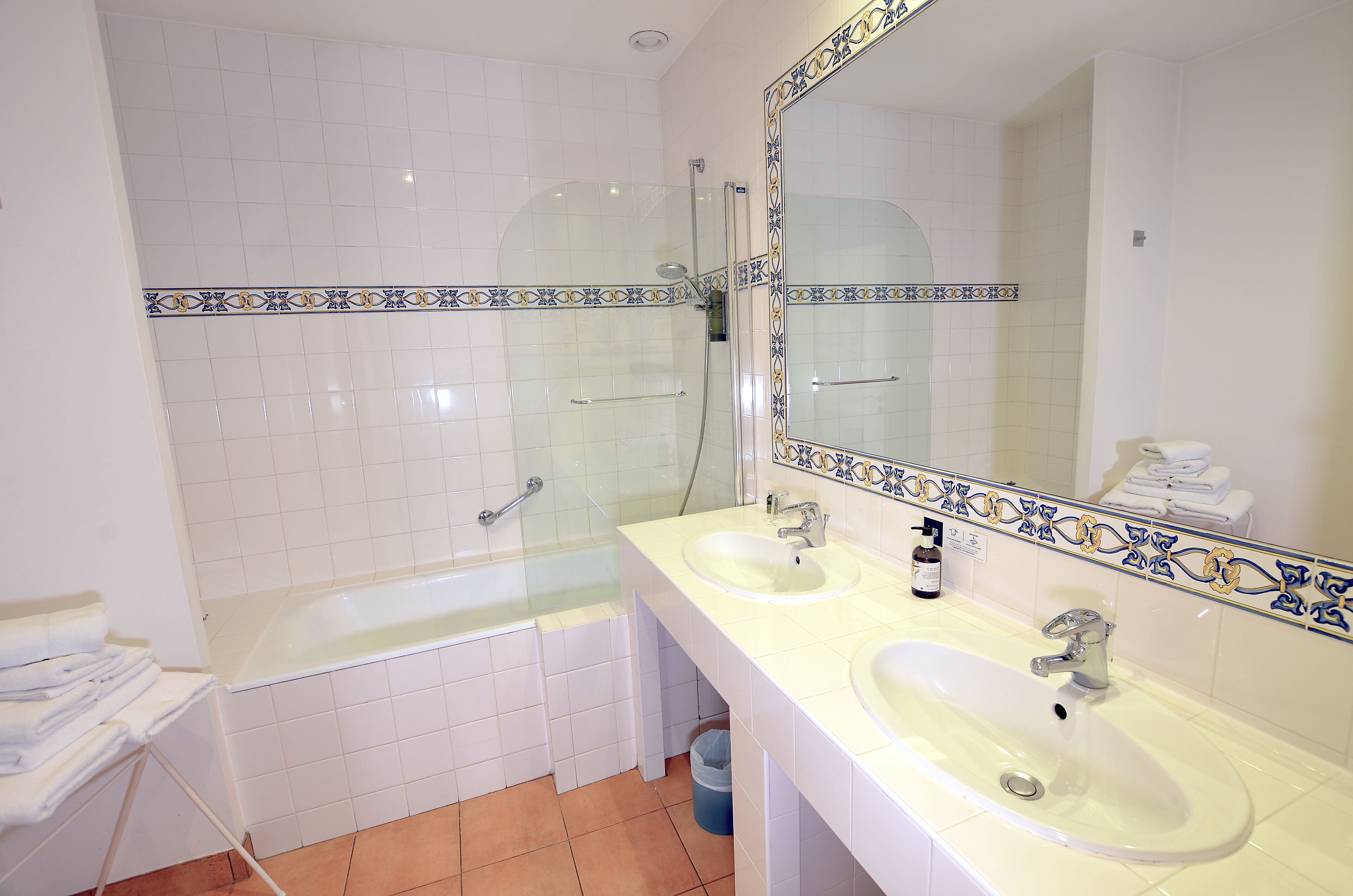 superior double room, multiple beds, air conditioning | bathroom | free toiletries, hair dryer, towels