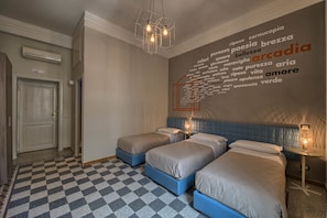 Firemannsrom | Sengetøy av topp kvalitet, dundyner, safe på rommet og skrivebord