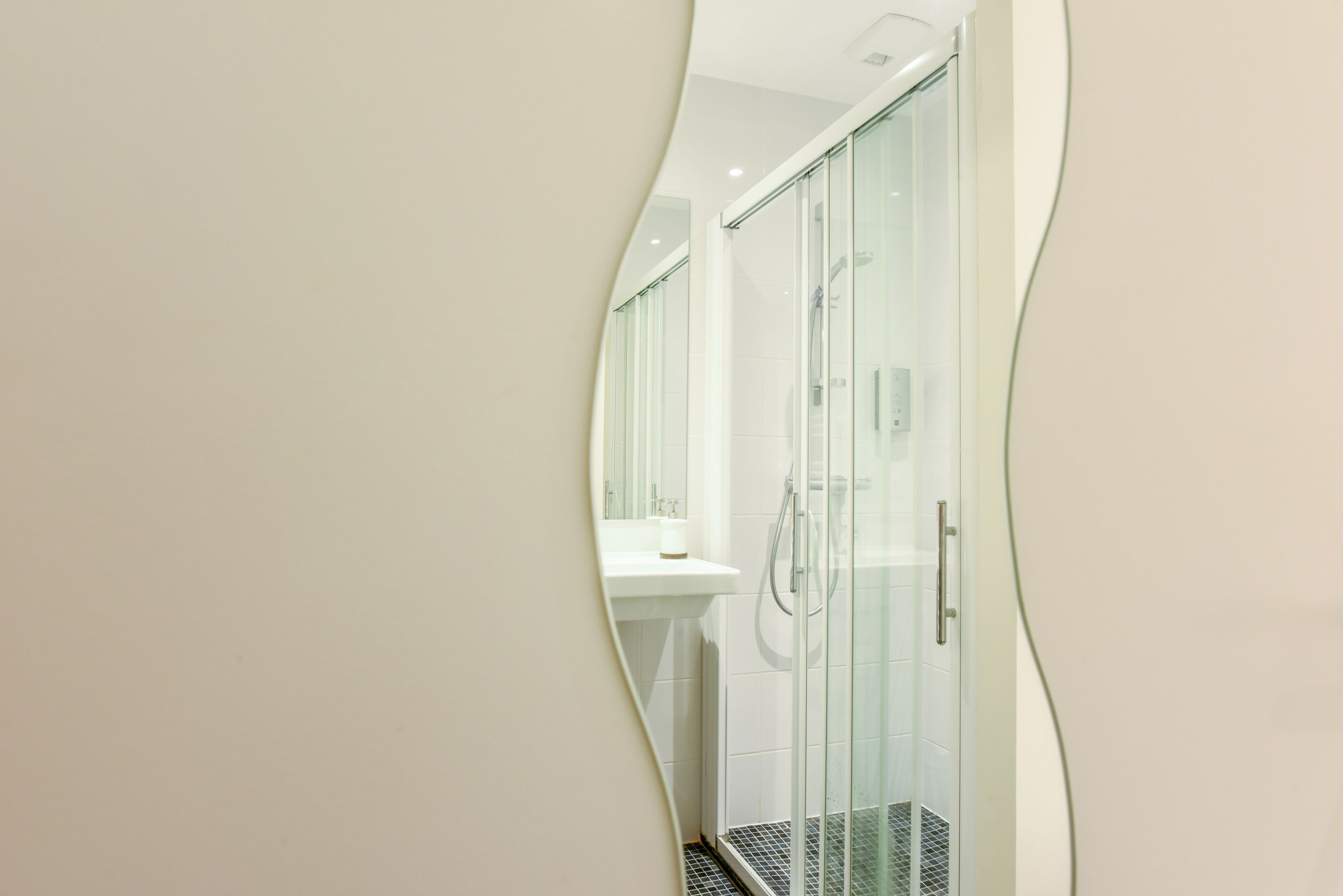 standard quadruple room | bathroom | shower, free toiletries, towels