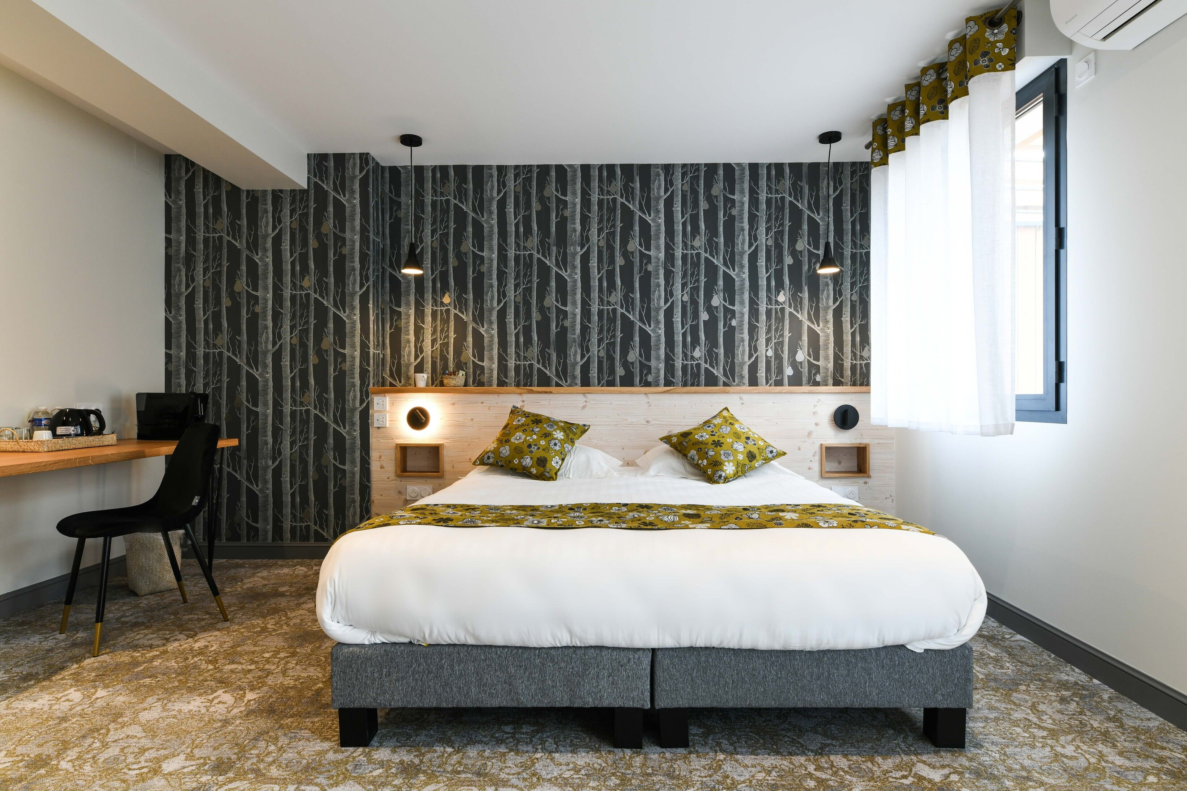 comfort double room | desk, soundproofing, free wifi, bed sheets