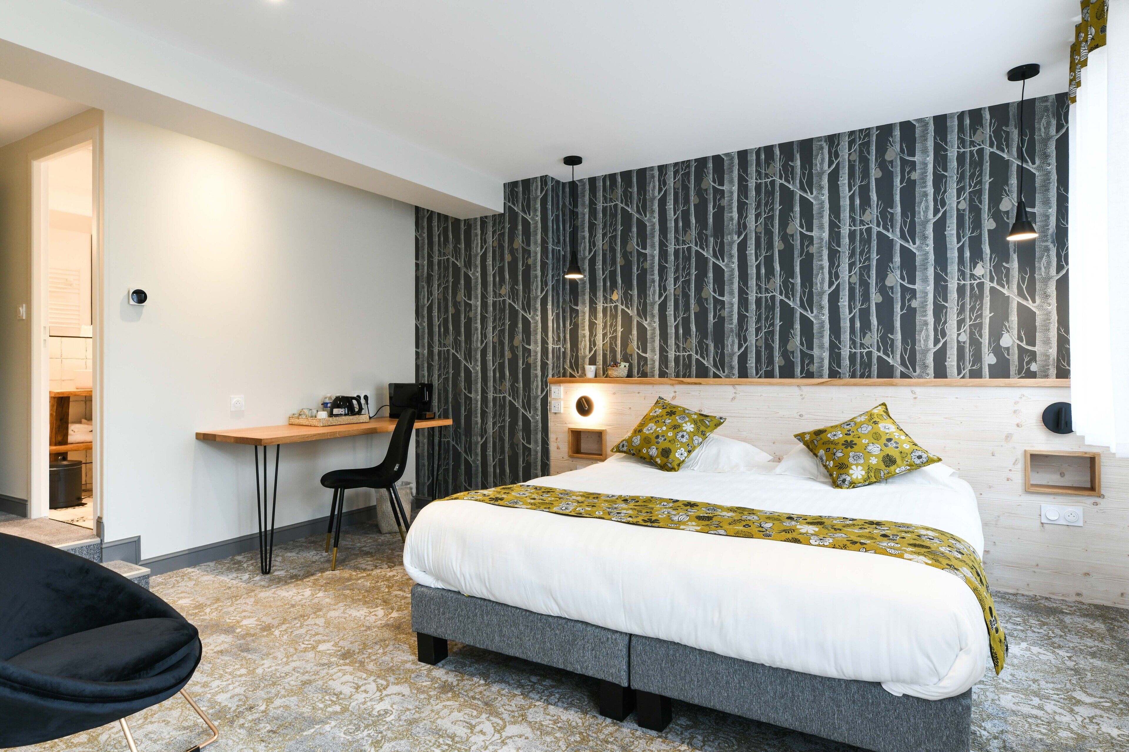 comfort double room | desk, soundproofing, free wifi, bed sheets