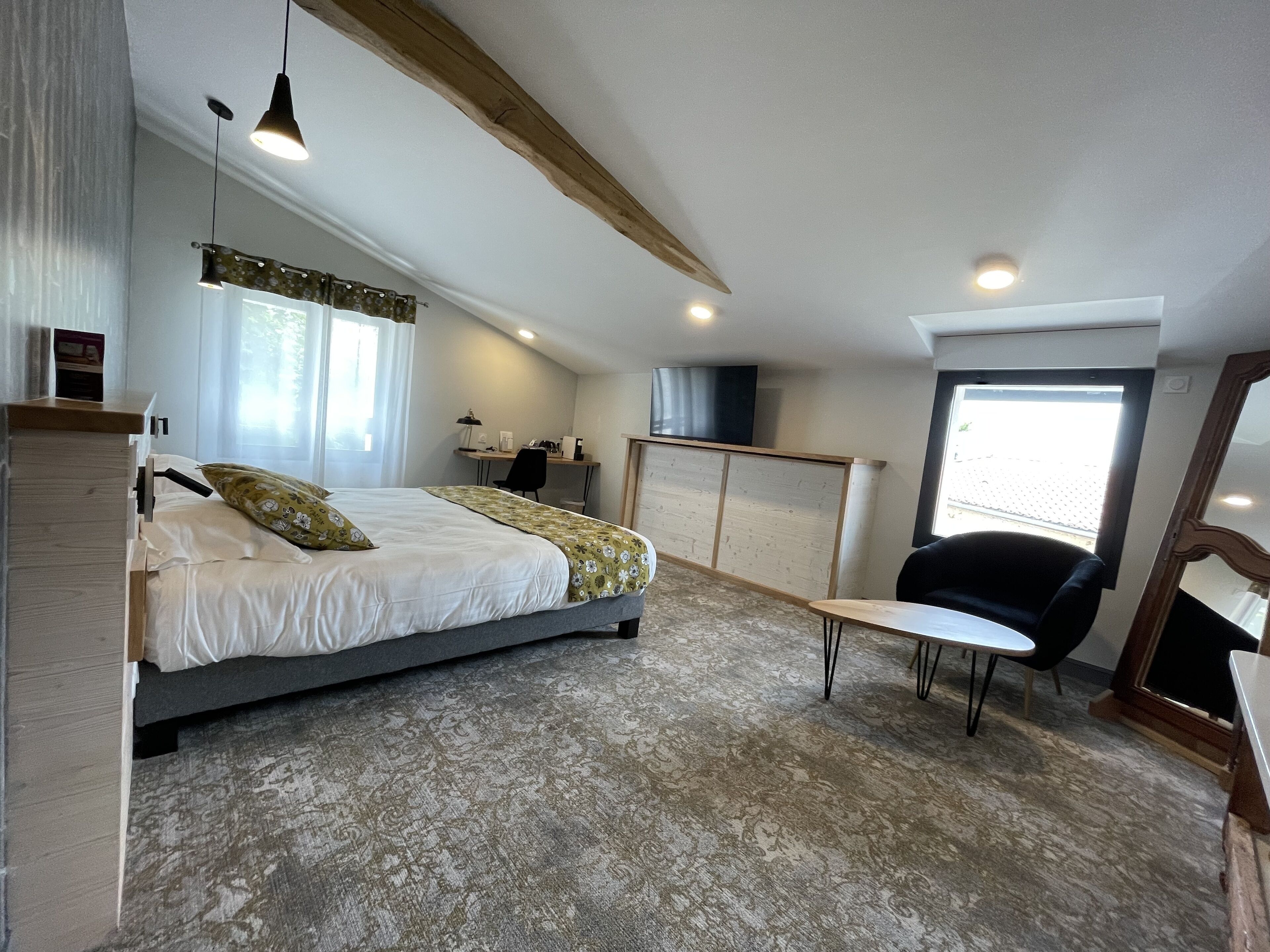 comfort double room | desk, soundproofing, free wifi, bed sheets